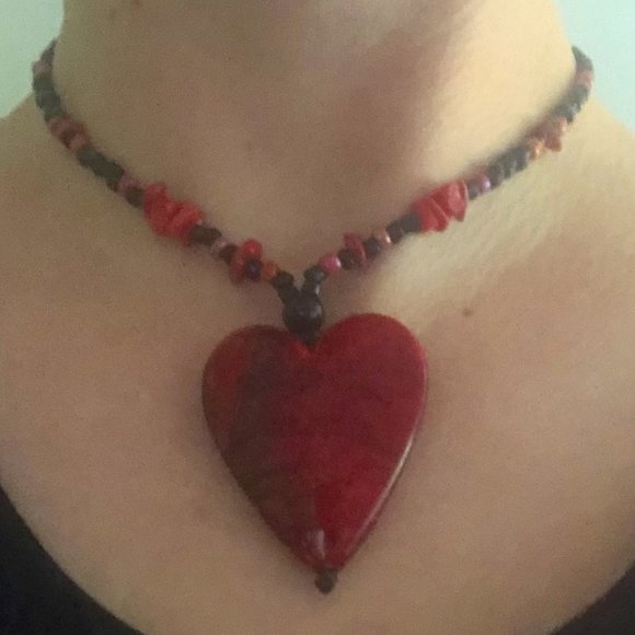 Fun Folk Heart Collier Necklace (with gift box!) - Picture 6 of 6